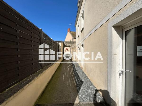 Location Local commercial 3 pièces 49.5 m² - 12 RUE MASSIEU DE CLERVAL Courseulles Sur Mer 14470