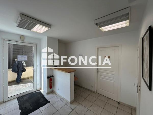 Location Local commercial 3 pièces 49.5 m² - 12 RUE MASSIEU DE CLERVAL Courseulles Sur Mer 14470