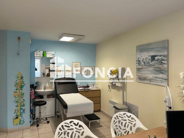 Location Local commercial 3 pièces 49.5 m² - 12 RUE MASSIEU DE CLERVAL Courseulles Sur Mer 14470