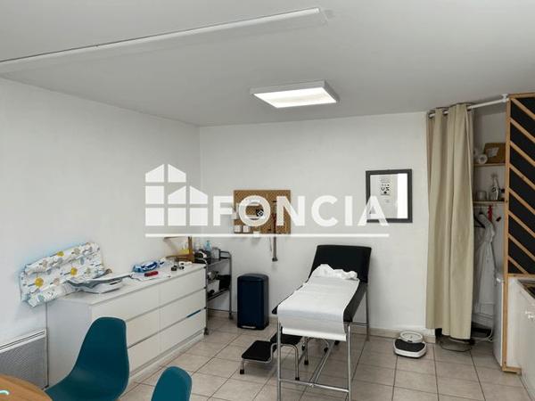 Location Local commercial 3 pièces 49.5 m² - 12 RUE MASSIEU DE CLERVAL Courseulles Sur Mer 14470