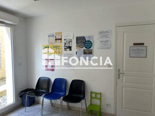 Location Local commercial 3 pièces 49.5 m² - 12 RUE MASSIEU DE CLERVAL Courseulles Sur Mer 14470