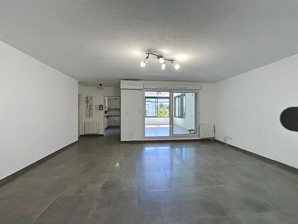 Appartement Allauch 3 pièce(s) Loggia ,parking PMR