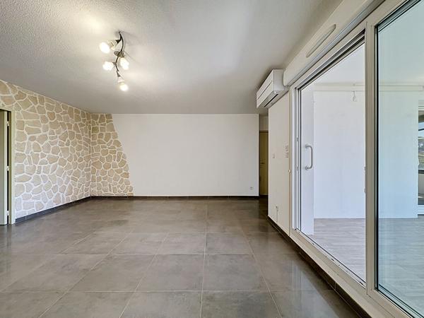 Appartement Allauch 3 pièce(s) Loggia ,parking PMR