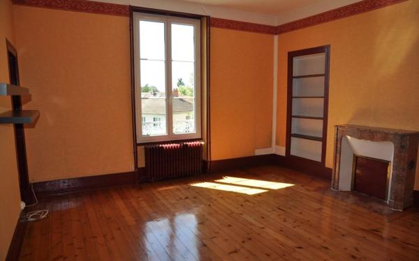 Appartement à louer    3 pièces •  Cosne-Cours-sur-Loire