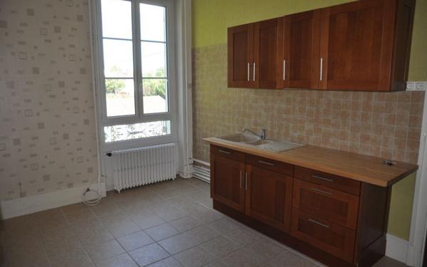 Appartement à louer    3 pièces •  Cosne-Cours-sur-Loire