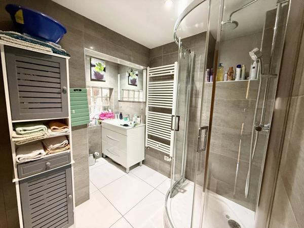 Maison 4 chambres, jardin 680 m²