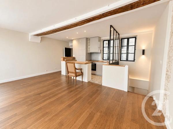 Immeuble à vendre  134,20 m 2   PARIS  - 75003