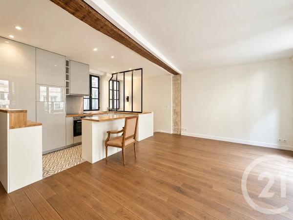 Immeuble à vendre  134,20 m 2   PARIS  - 75003