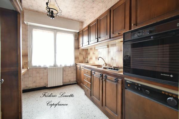 Maison à vendre 7 pièces DIZY (51) dissocié en 1 appartement et une maison plus 3 garages, 2 terrasses,