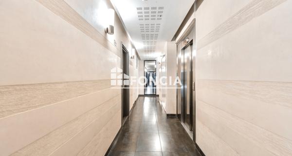 À vendre Studio 27.49 m² - Courbevoie 92400