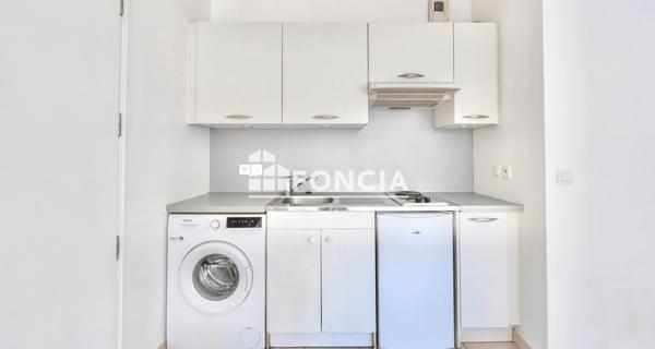 À vendre Studio 27.49 m² - Courbevoie 92400