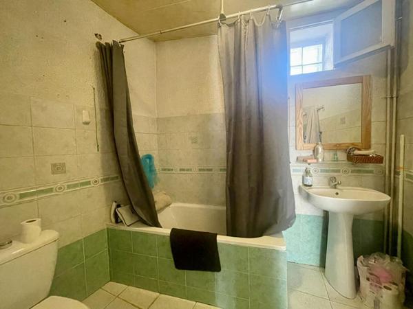 Maison de ville avec garage et balcon - Béziers