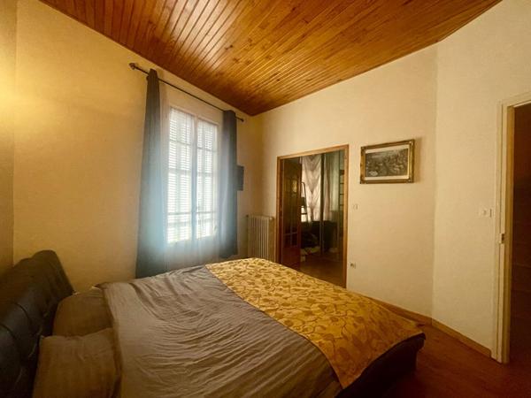 Maison de ville avec garage et balcon - Béziers