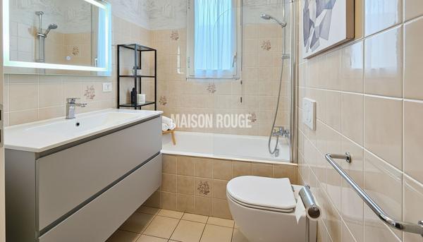 Propriété d'exception à Saint Gildas de Rhuys Deux maisons, 7 chambres, piscine chauffée, commerces et plages à pied