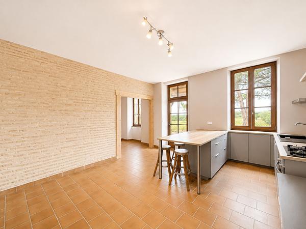 A LOUER MAISON DE 152 M2 HABITABLES AVEC VUE DOMINANTE SUR LES COTEAUX - SECTEUR LE PIAN SUR GARONNE , Langon