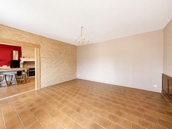 A LOUER MAISON DE 152 M2 HABITABLES AVEC VUE DOMINANTE SUR LES COTEAUX - SECTEUR LE PIAN SUR GARONNE , Langon