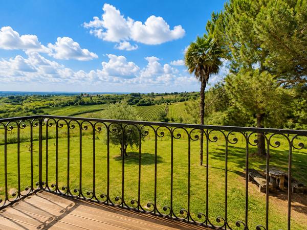 A LOUER MAISON DE 152 M2 HABITABLES AVEC VUE DOMINANTE SUR LES COTEAUX - SECTEUR LE PIAN SUR GARONNE , Langon