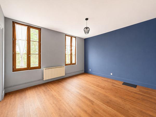 A LOUER MAISON DE 152 M2 HABITABLES AVEC VUE DOMINANTE SUR LES COTEAUX - SECTEUR LE PIAN SUR GARONNE , Langon