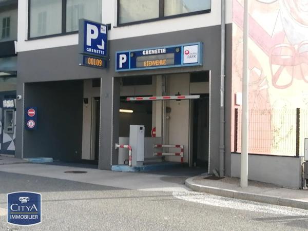 Parking à louer Oyonnax (01100)