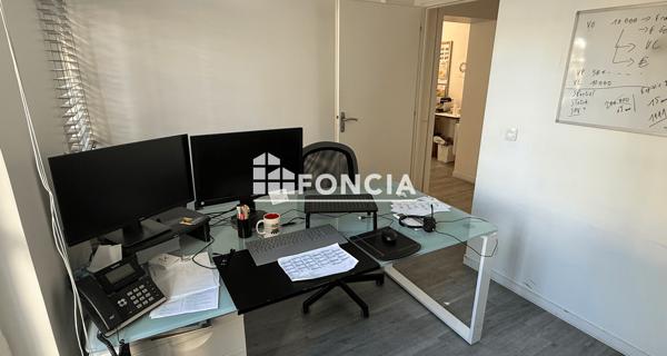 À vendre Local commercial 110 m² - Niort 79000