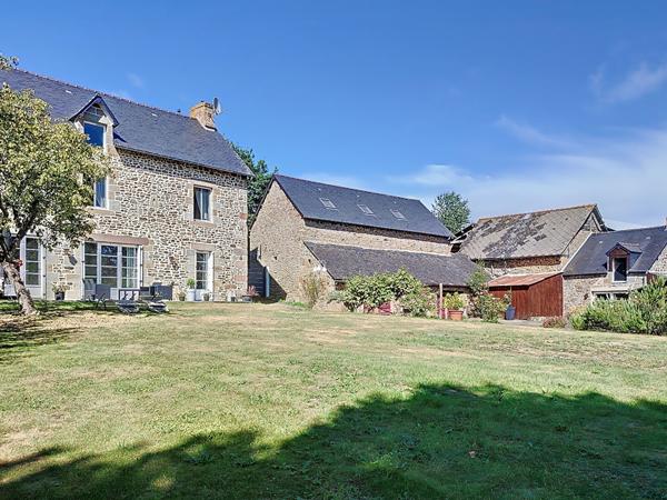 Belle maison de maître rénovée avec dépendances