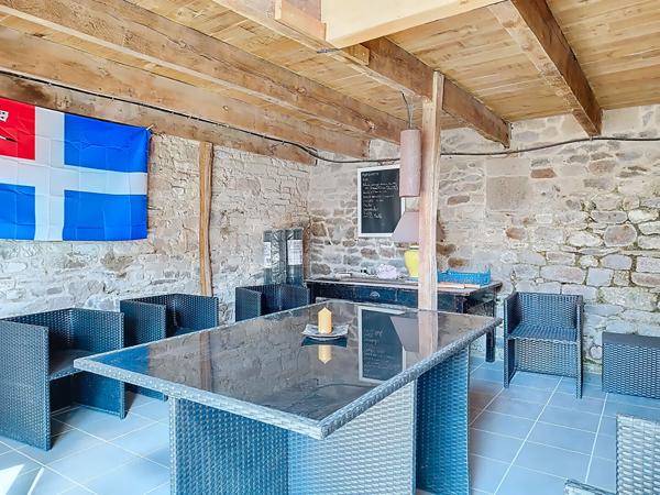 Belle maison de maître rénovée avec dépendances