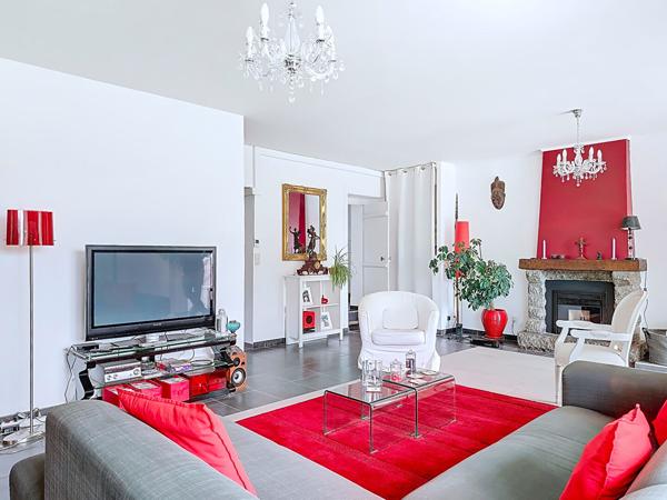 Belle maison de maître rénovée avec dépendances