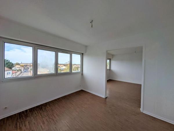 Appartement Cognac 4 pièce(s) 90 m2 Référence 424997