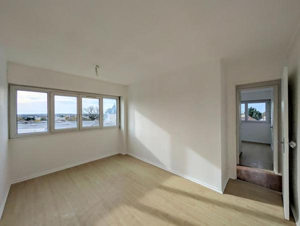 Appartement Cognac 4 pièce(s) 90 m2 Référence 424997