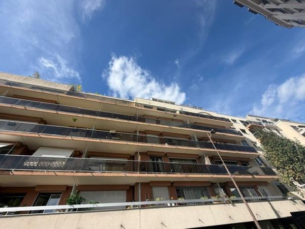 2 pièces de 51m² avec Balcon