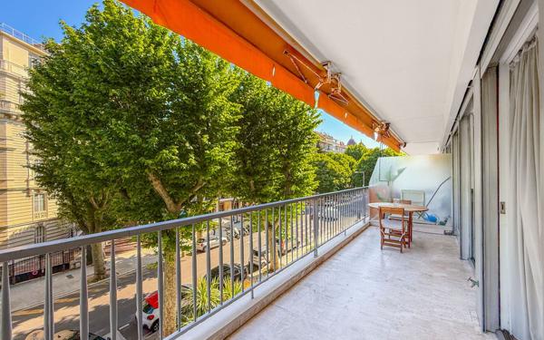 Appartement à vendre    2 pièces • 70 m2 Nice