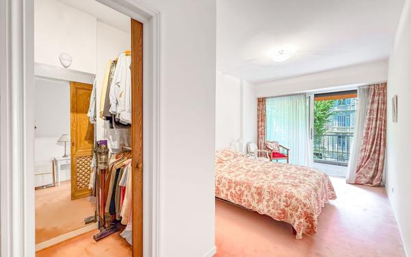 Appartement à vendre    2 pièces • 70 m2 Nice