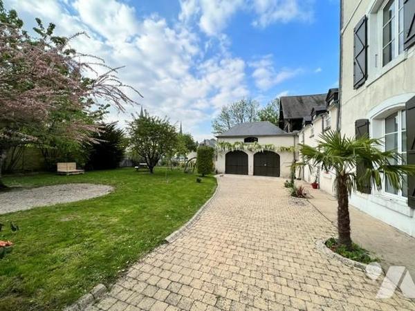 MAISON DE MAITRE- A VENDRE- VENDOME (41100)