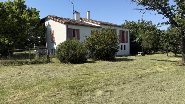 Maison spacieuse avec terrain .