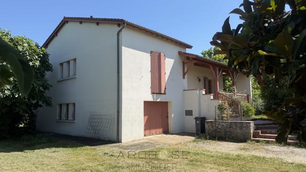 Maison spacieuse avec terrain .
