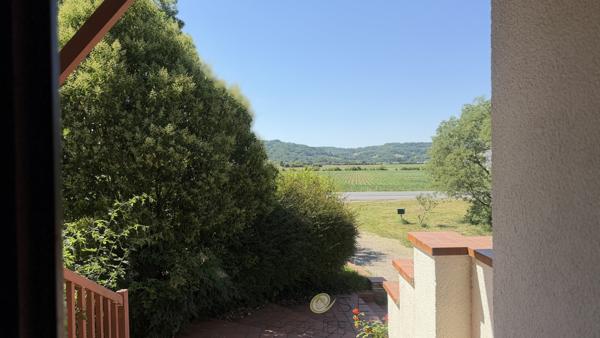 Maison spacieuse avec terrain .