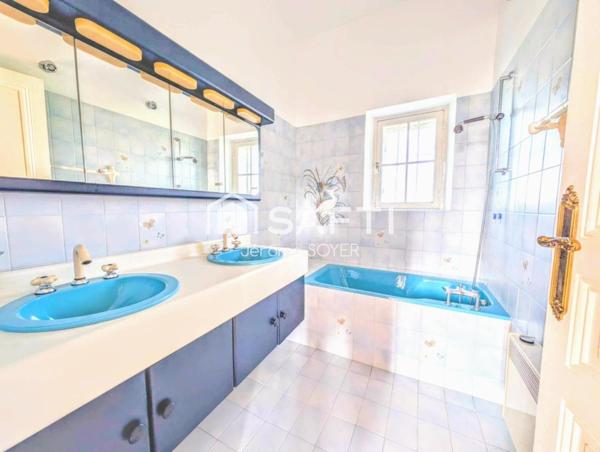 Mas Provençal de 340 m² sur 1795 m² de terrain