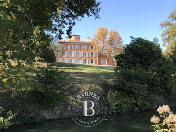 Lezoux, Propriété 5 Chambres -  360 m² à vendre