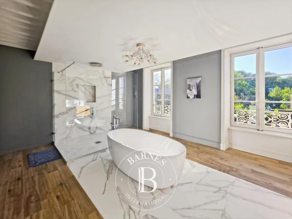 Lezoux, Propriété 5 Chambres -  360 m² à vendre