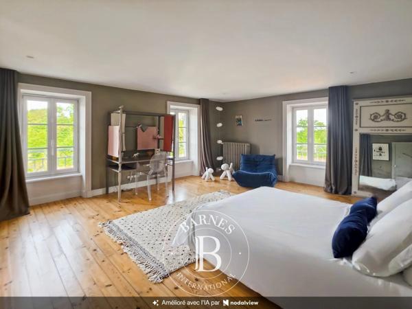 Lezoux, Propriété 5 Chambres -  360 m² à vendre