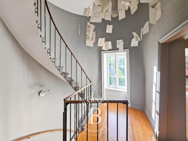 Lezoux, Propriété 5 Chambres -  360 m² à vendre