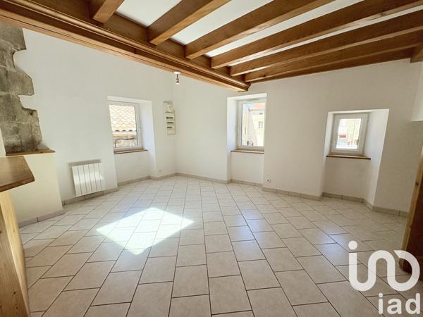 Appartement 3 pièces de 74 m² à Colombier-le-Jeune (07270)