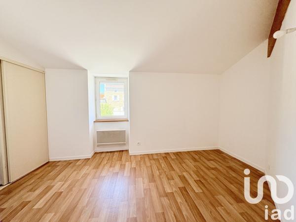 Appartement 3 pièces de 74 m² à Colombier-le-Jeune (07270)