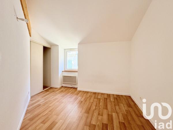 Appartement 3 pièces de 74 m² à Colombier-le-Jeune (07270)
