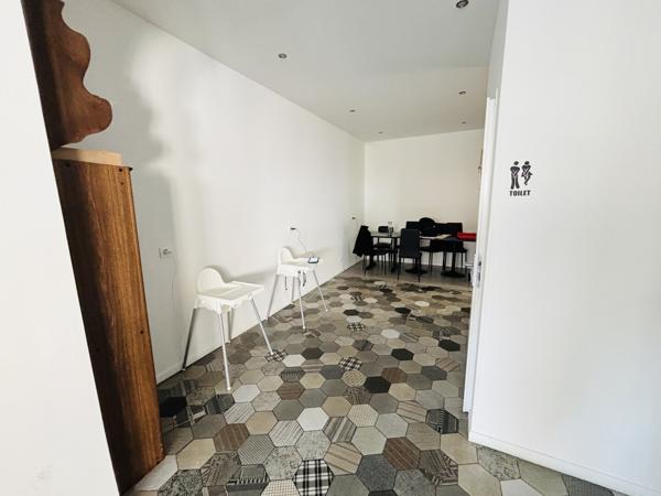 Centre ville Murs/local commercial 128m2 à saisir.