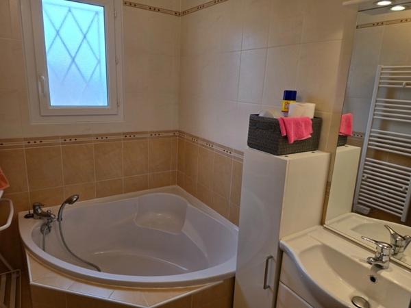 Maison à vendre 5 pièces VIAS (34)