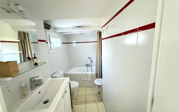 Maison à louer    4 pièces •  Sanary-sur-Mer