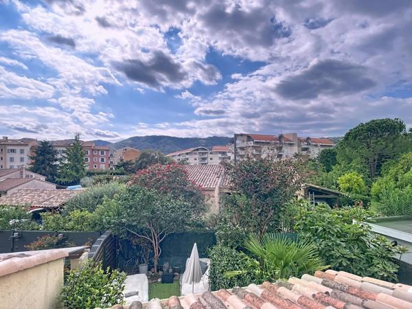 Au cœur de PÉGOMAS, Maison 5 pièces, Idéal famille