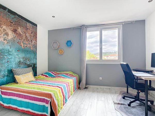 Au cœur de PÉGOMAS, Maison 5 pièces, Idéal famille