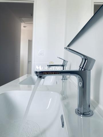 APPARTEMENT CONTEMPORAIN COMME UNE MAISON - À PIED DES COMMERCES ET DU LAC -